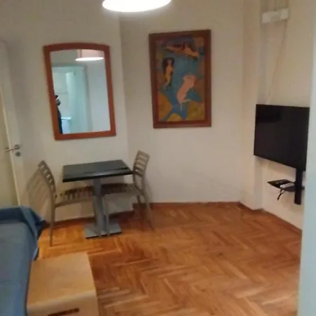Athens Apartment *